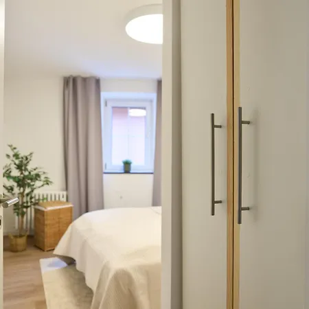 Bg Living & Hosting - Hochwertige Im Zentrum Von - 3 Gaeste, Wlan & Waschmaschine Daire