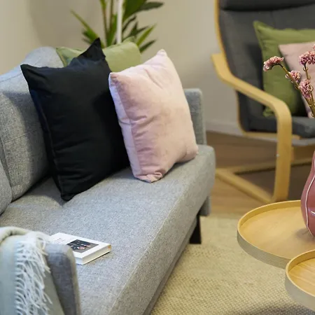 Bg Living & Hosting - Hochwertige Im Zentrum Von - 3 Gaeste, Wlan & Waschmaschine Daire