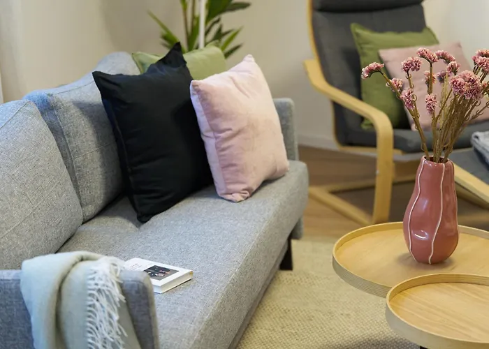 Bg Living & Hosting - Hochwertige Im Zentrum Von - 3 Gaeste, Wlan & Waschmaschine דירה