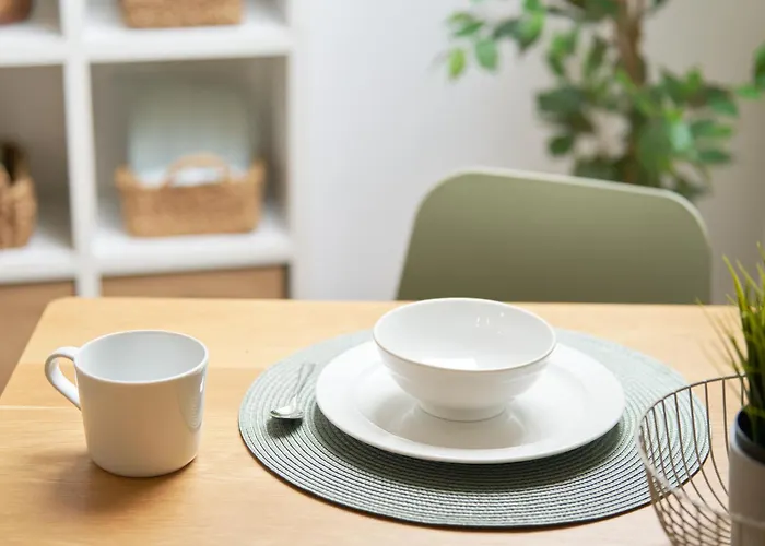 Bg Living & Hosting - Hochwertige Im Zentrum Von - 3 Gaeste, Wlan & Waschmaschine דירה *