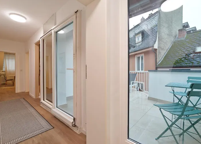 Bg Living & Hosting - Hochwertige Im Zentrum Von - 3 Gaeste, Wlan & Waschmaschine דירה *