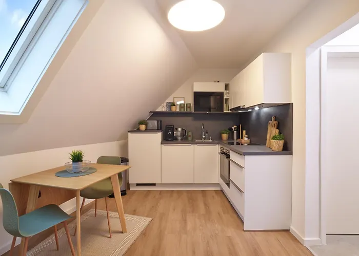 Bg Living & Hosting - Hochwertige Im Zentrum Von - 3 Gaeste, Wlan & Waschmaschine דירה *